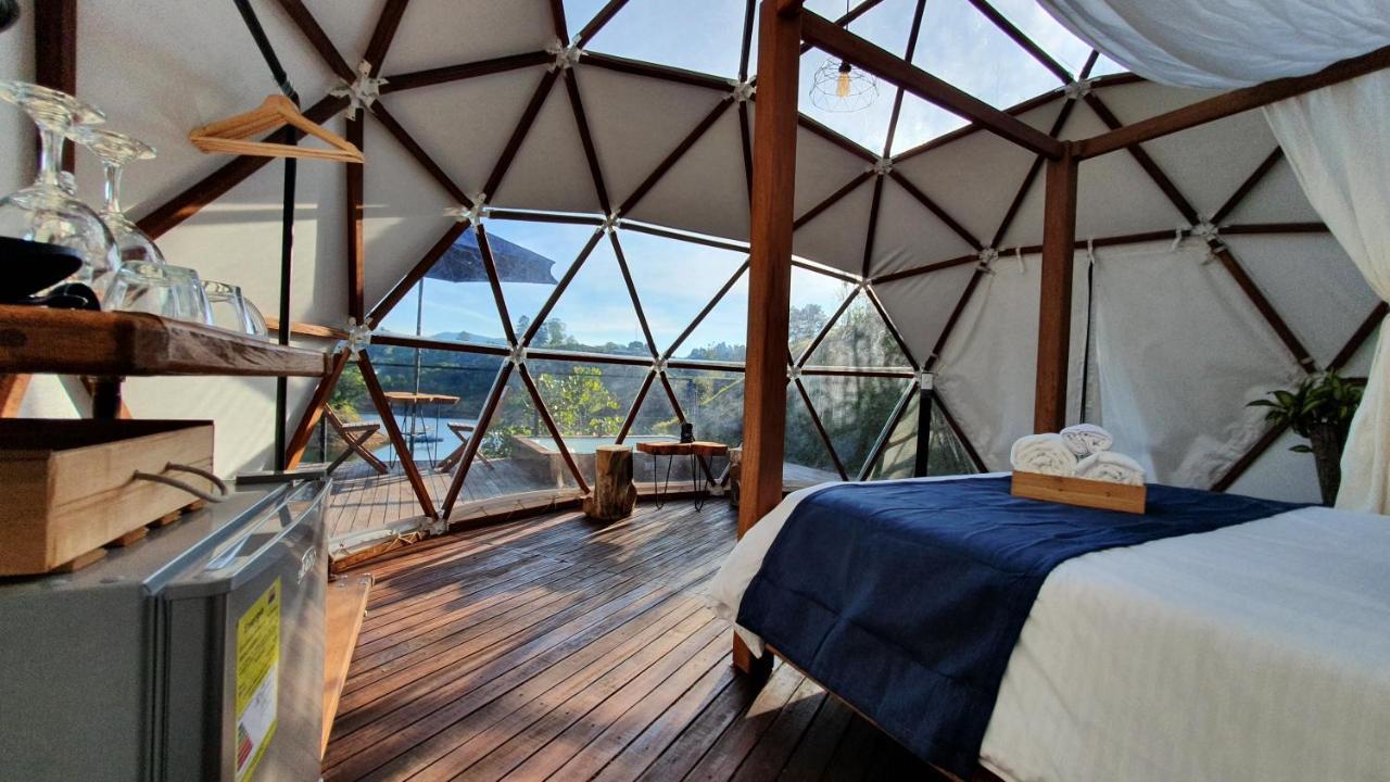 ホテル Domus Glamping Guatapé エクステリア 写真