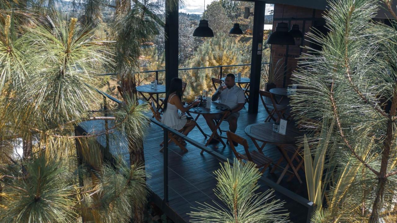 ホテル Domus Glamping Guatapé エクステリア 写真
