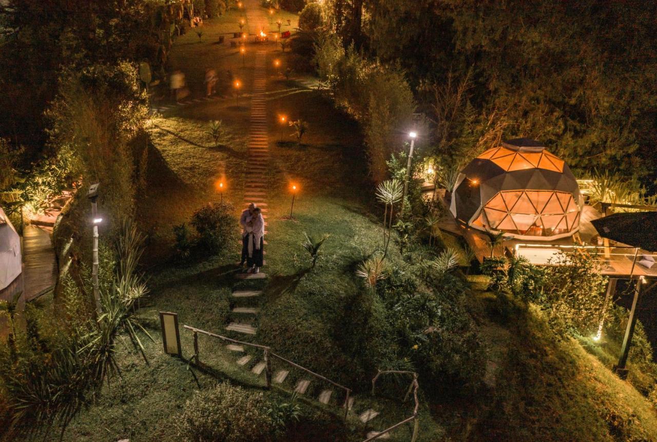 ホテル Domus Glamping Guatapé エクステリア 写真