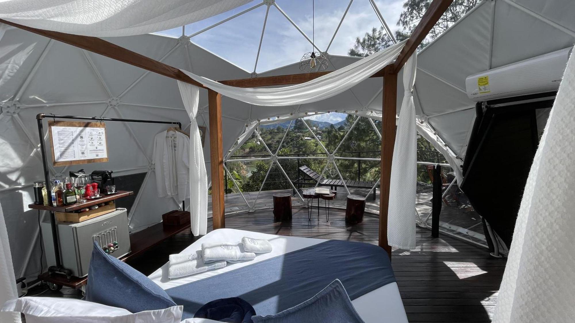 ホテル Domus Glamping Guatapé エクステリア 写真