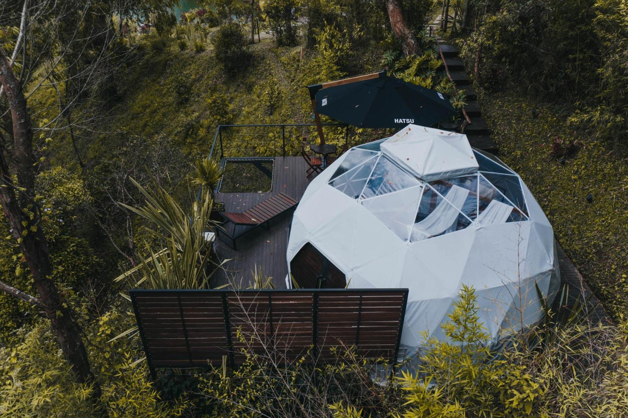 ホテル Domus Glamping Guatapé エクステリア 写真